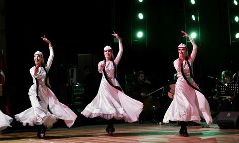 İzmir Devlet Türk Dünyası Dans ve Müzik Topluluğu'ndan 29 Ekim Konseri