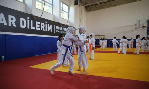 Judocu Kız Kardeşler Birlikte Başarıya Ulaşıyor