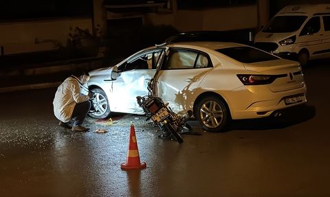 Karabük'te Otomobil ve Motosiklet Çarpıştı: İki Yaralı