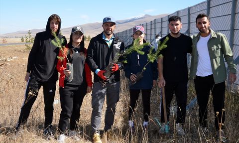 Kars'ta 90 Bin Şehit Anısına Fidan Dikimi