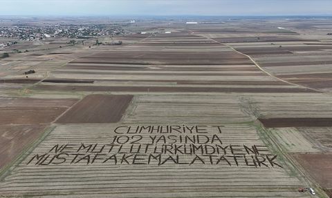 Kırklareli'de Cumhuriyet Coşkusuyla Tarla Yazıldı