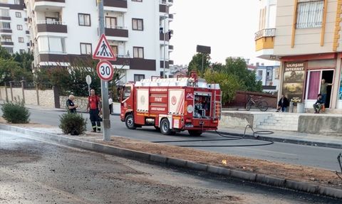 Mersin'de Doğal Gaz Hattında Yangın: 2 Yaralı