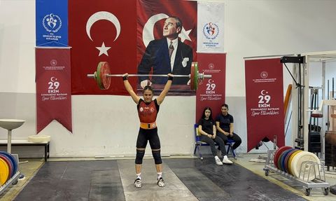 Milli Halterci Türkan Beşikçi Olimpiyat Hedefli Çalışmalarını Sürdürüyor