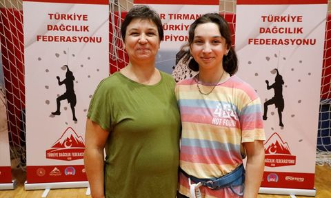 Olimpiyat Hedefindeki Spor Tırmanışçısı Yağmur Toylan ve Annesinin Desteği