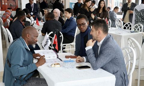 Sakaryalı ve Afrikalı İş İnsanları Arasında Ticaret Görüşmeleri