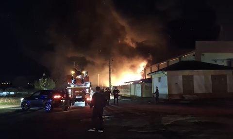 Samsun'daki Geri Dönüşüm Fabrikasında Yangın Çıktı