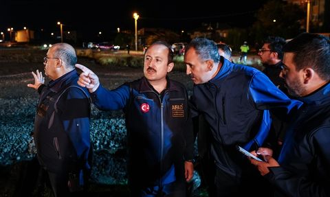 Sındırgı'daki Depremin Ardından AFAD ve Yerel Yönetim Çalışmaları Devam Ediyor