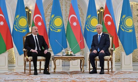 Tokayev ve Aliyev, Orta Koridoru Geliştirme Projesi'ni İnceledi