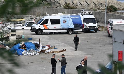 Trabzon'da Kaybolan Balıkçı İçin Arama Çalışmaları Devam Ediyor