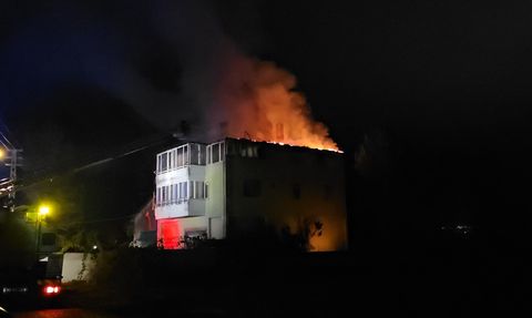 Yıldırım Düşmesiyle Çıkan Yangın Kontrol Altına Alındı