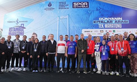 CHP Başkanı Özgür Özel, 47. İstanbul Maratonu Ödül Töreninde Konuştu
