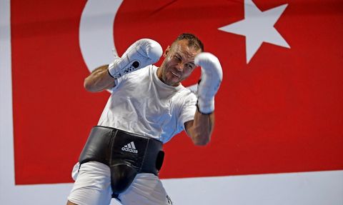 Demir Yumruk Şükrü Altay WBC Orta Doğu Ünvını İçin Ringde