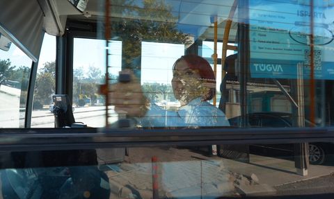 Isparta'da Kadın Şoför Hayalini Gerçekleştirdi