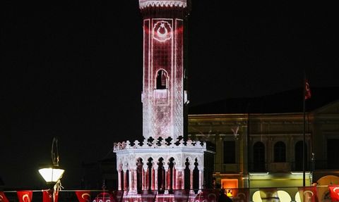İzmir Kültür Yolu Festivali: Dijital Sanatla Işıldayan Saat Kulesi