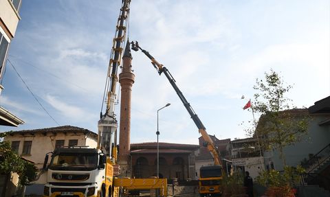 Sındırgı'daki Tarihi Camilerin Restorasyonu Başladı