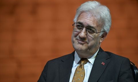 Tamer Karadağlı'dan Yeni Tiyatro Sahne Açılışları