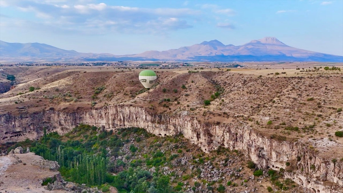  Aksaray'daki Ihlara Vadisi'nde, Hasandağı ve Belisırma ile Selime Peri bacaları rotasında rağbet...