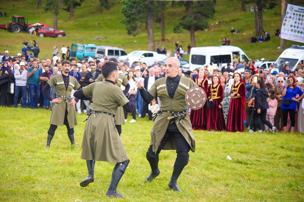 Ardahan'ın Göle ilçesinde üretilen kaşarın tanıtılması ve tanınırlığının artırılması amacıyla...