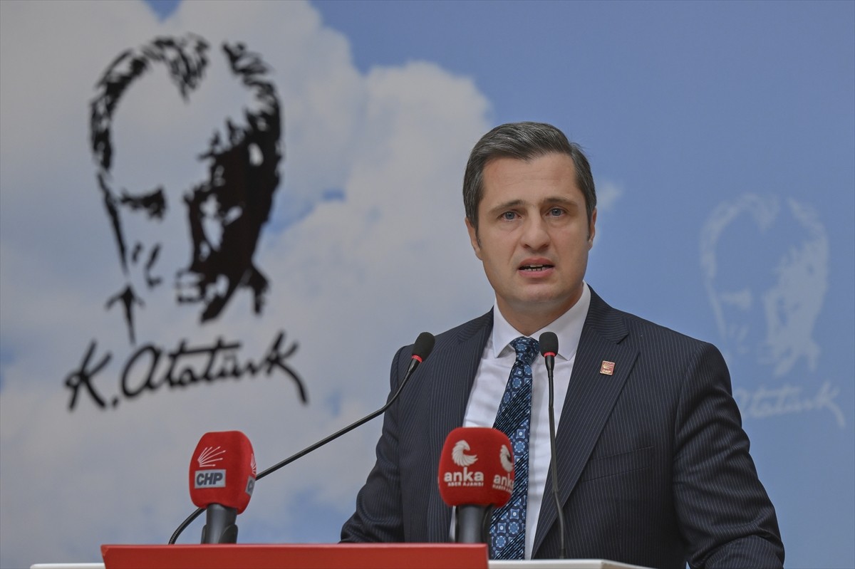 CHP Genel Başkan Yardımcısı ve Parti Sözcüsü Deniz Yücel, parti genel merkezinde Genel Başkan...