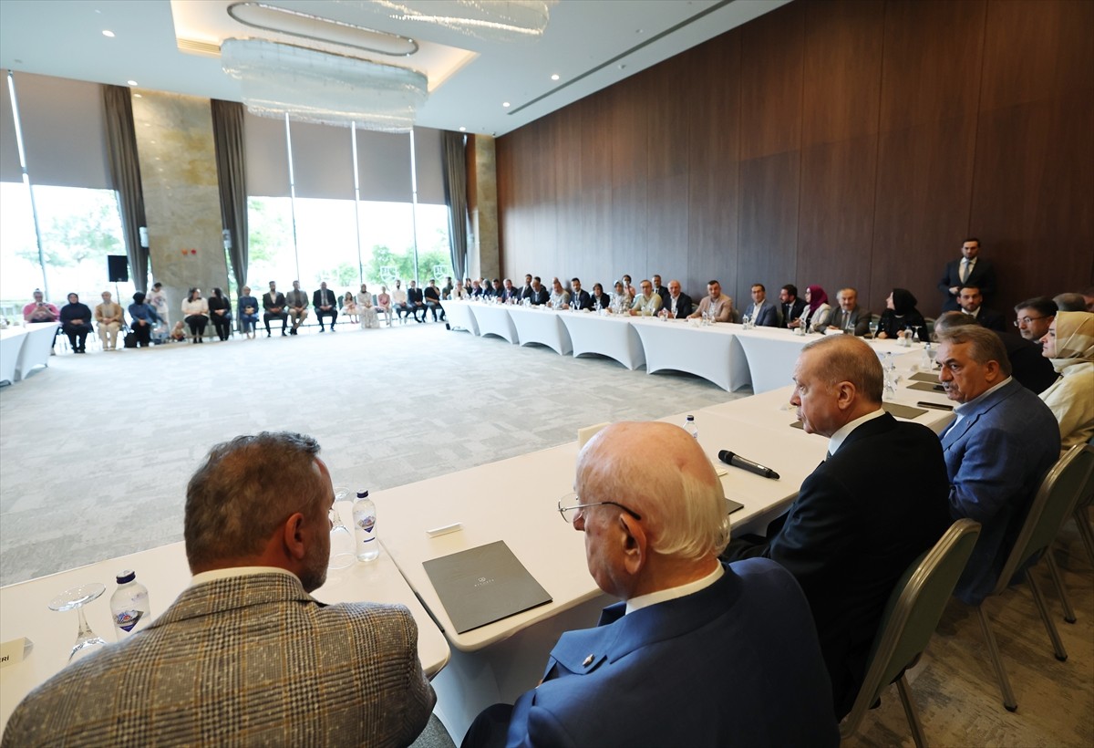 Cumhurbaşkanı ve AK Parti Genel Başkanı Recep Tayyip Erdoğan, partisinin Rize İl Teşkilatı...