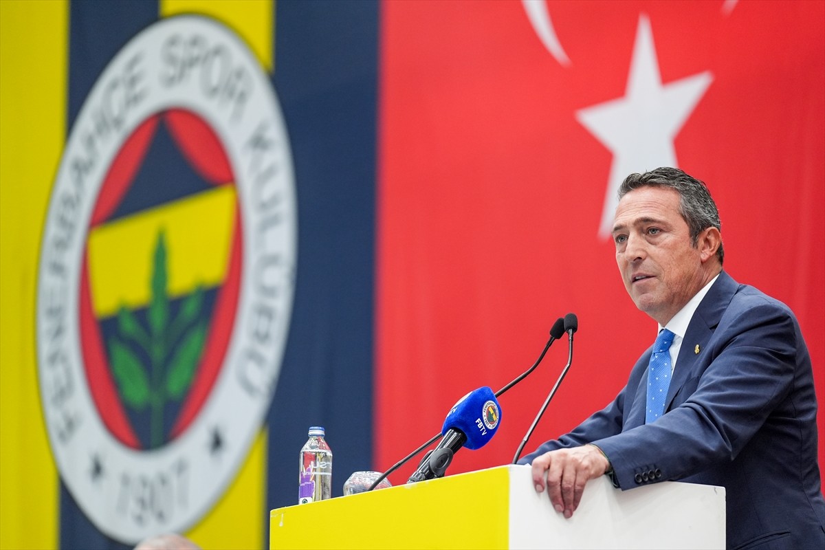 Fenerbahçe Kulübü Başkanı Ali Koç, Kalamış'taki Fenerbahçe Faruk Ilgaz Tesisleri'nde...