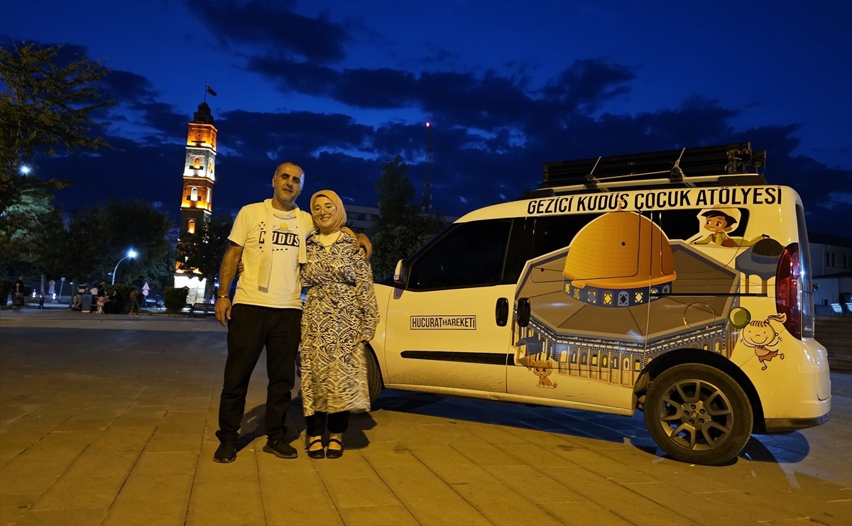 İstanbul'dan yola çıkan Eyüp Güzel ve kızı Şüheda Güzel, İsrail'in Gazze'ye yönelik saldırılarına...