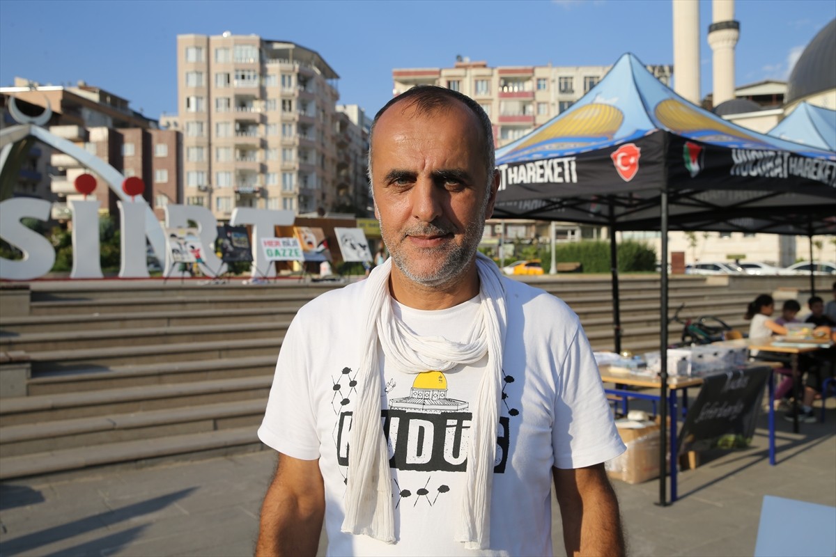 İstanbul'dan yola çıkan Eyüp Güzel ve kızı Şüheda Güzel, İsrail'in Gazze'ye yönelik saldırılarına...