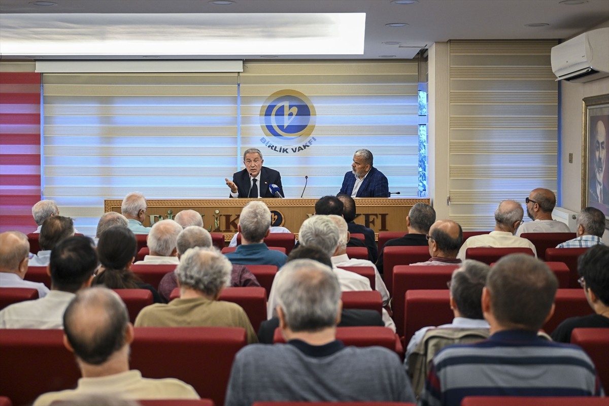 TBMM Milli Savunma Komisyonu Başkanı ve AK Parti Kayseri Milletvekili Hulusi Akar,  Birlik...