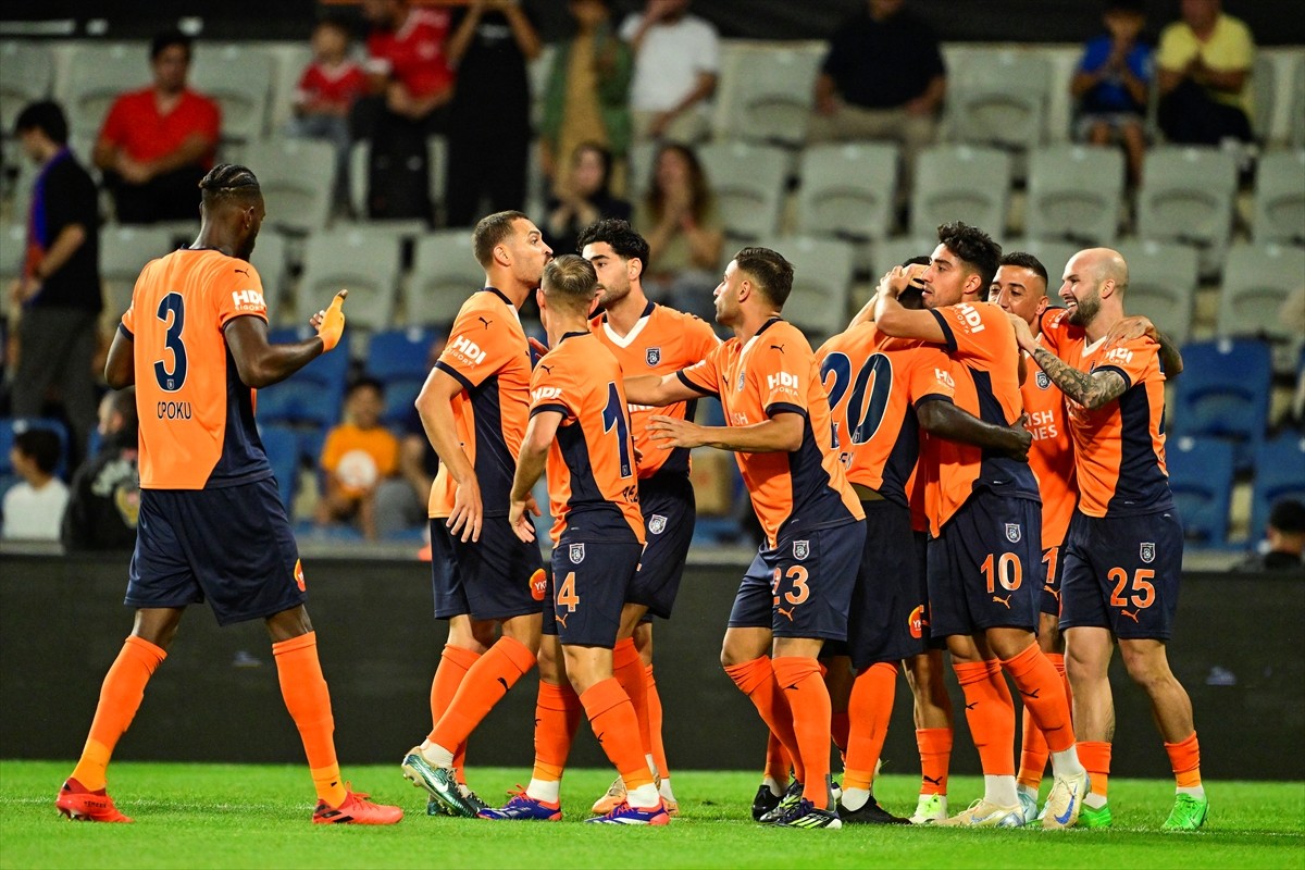 UEFA Avrupa Konferans Ligi 2. eleme turunda RAMS Başakşehir ile San Marino ekibi La Fiorita...