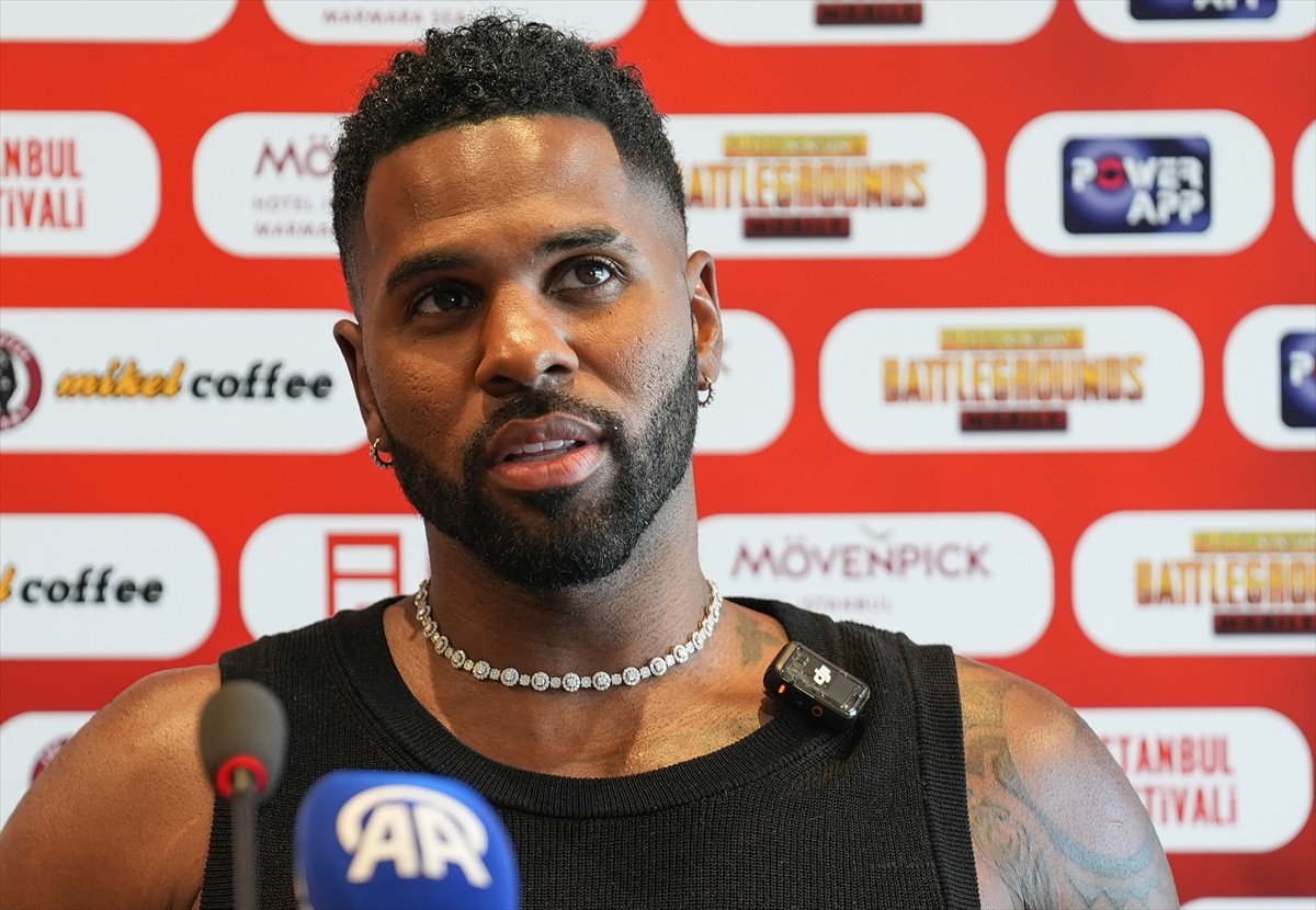 Amerikalı R&B ve elektronik dans müziği şarkıcısı Jason Derulo, İstanbul Festivali kapsamında...