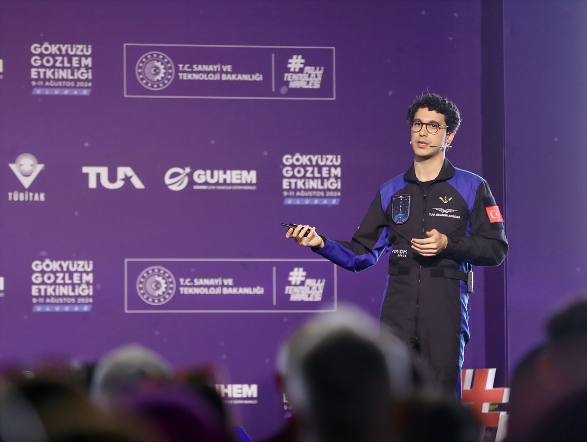 Bursa Uludağ'da düzenlenen TÜBİTAK'ın 26. Gökyüzü Gözlem Etkinliği ikinci gününde de etkinliklerle...