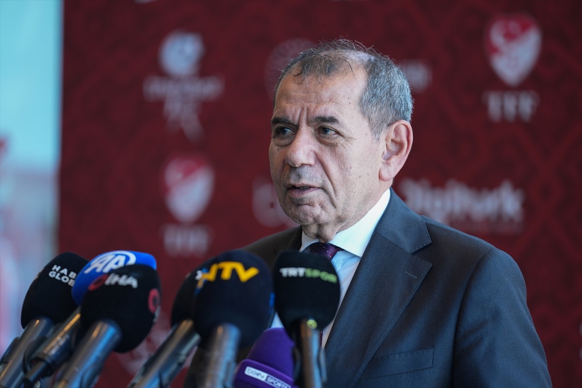 Galatasaray Kulübü Başkanı Dursun Özbek, Türkiye Futbol Federasyonu (TFF) ile beIN Medya Grup...