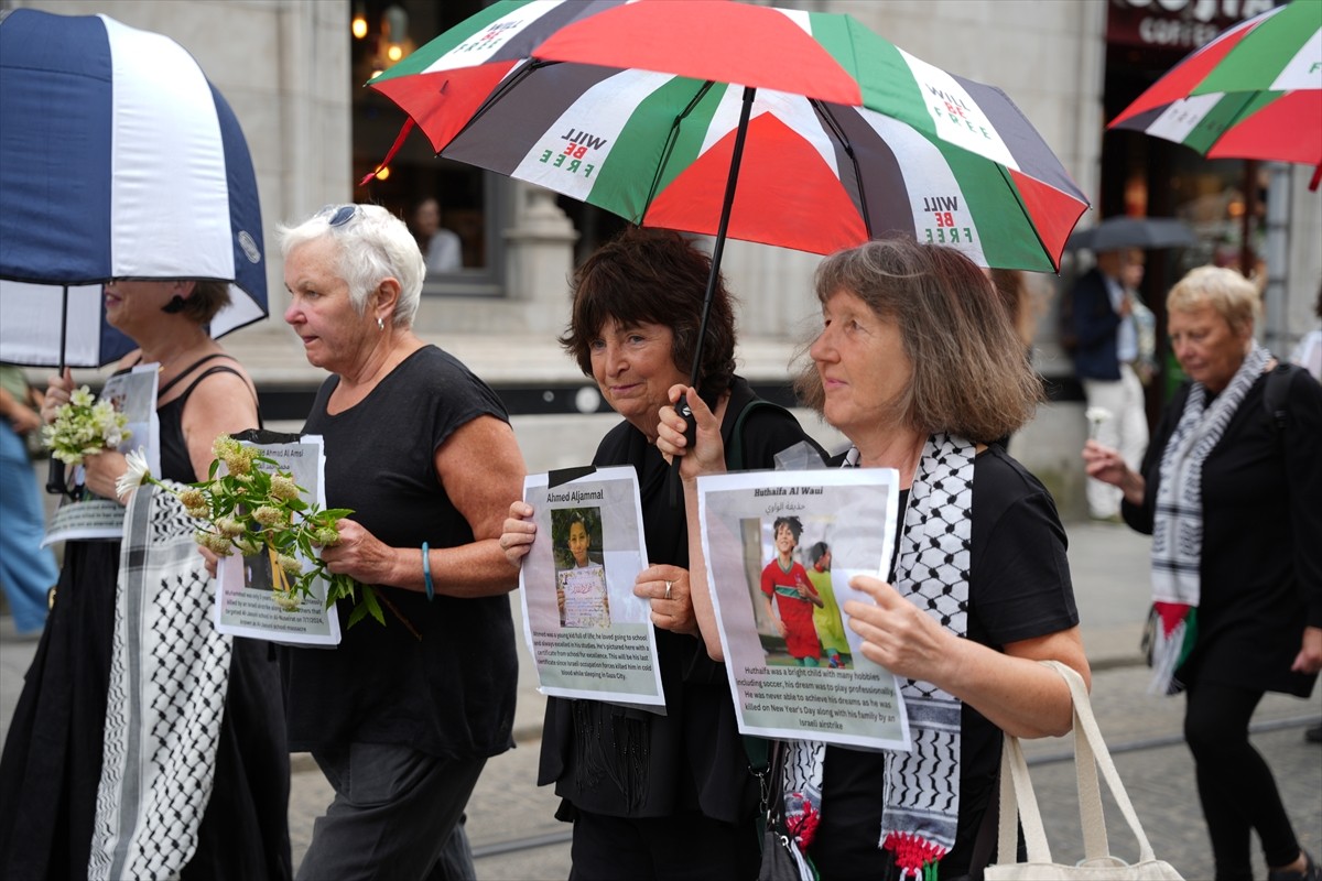 İrlanda’nın başkenti Dublin’de sessiz Filistine destek yürüyüşü düzenlendi. İrlanda Parlamento...