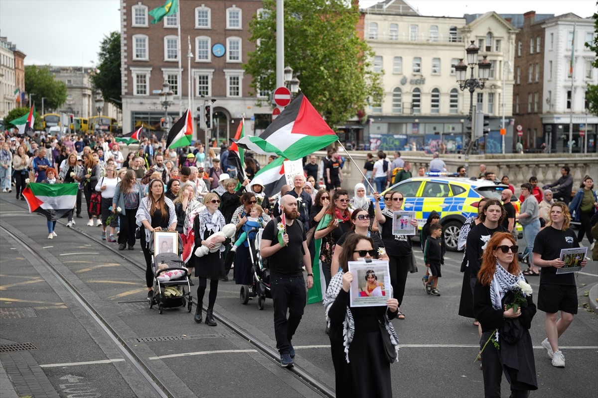 İrlanda’nın başkenti Dublin’de sessiz Filistine destek yürüyüşü düzenlendi. İrlanda Parlamento...