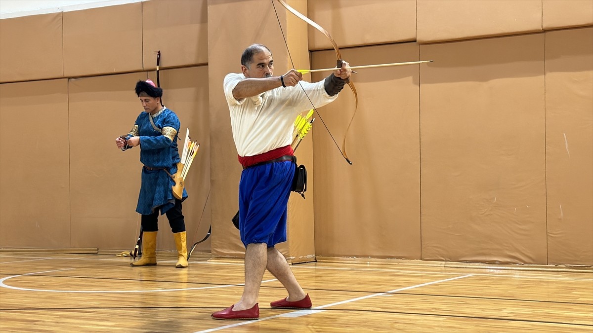 İstanbul'da Türkiye ile Japonya arasındaki diplomatik ilişkilerin tesisinin 100'üncü yılı...
