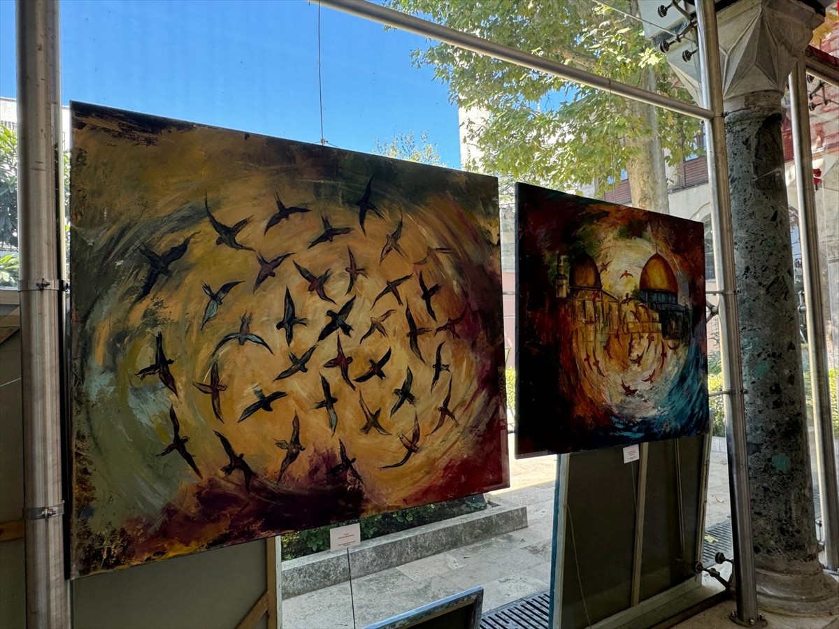 Kadriye Gedik ve Sevkan Hamurcu'nun eserlerinden oluşan "İki Şehrin Rüyası" resim sergisi...