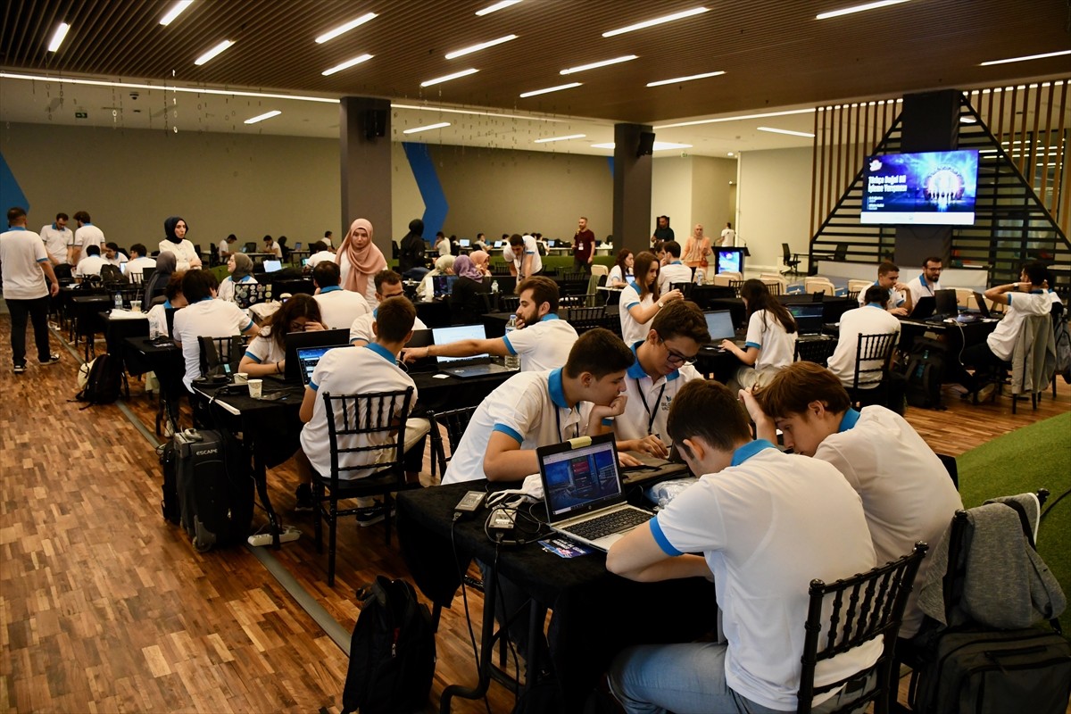 Kocaeli'de düzenlenen "TEKNOFEST Türkçe Doğal Dil İşleme Yarışması" finali, 163 takım ve 531...