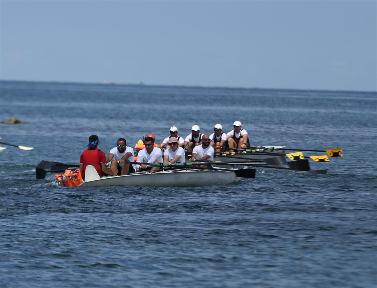 Rize'de, Türkiye Kürek Federasyonunca düzenlenen Sanmar Denizcilik Türkiye Deniz Küreği...