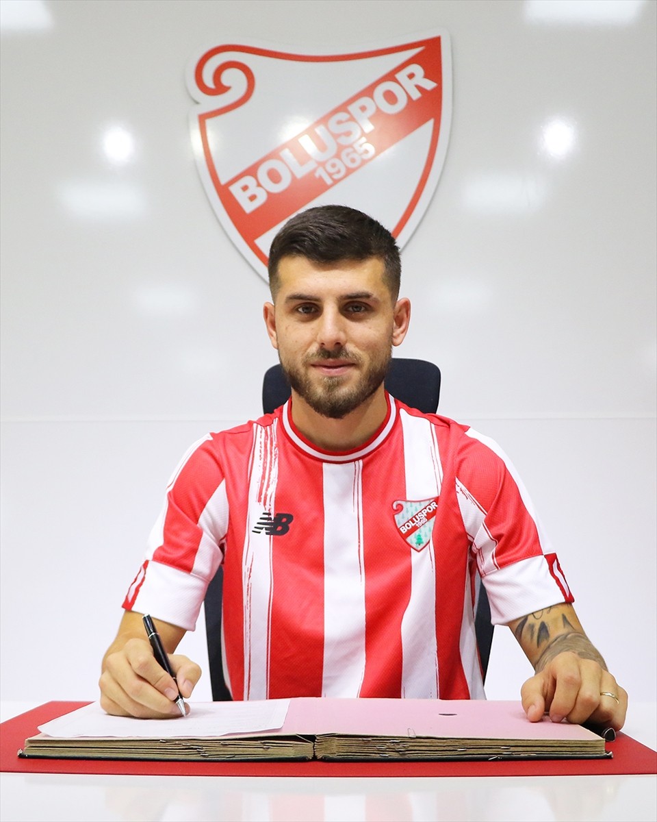  Trendyol 1. Lig takımı Boluspor, sol bek Enes Alıç'ı renklerine bağladı.