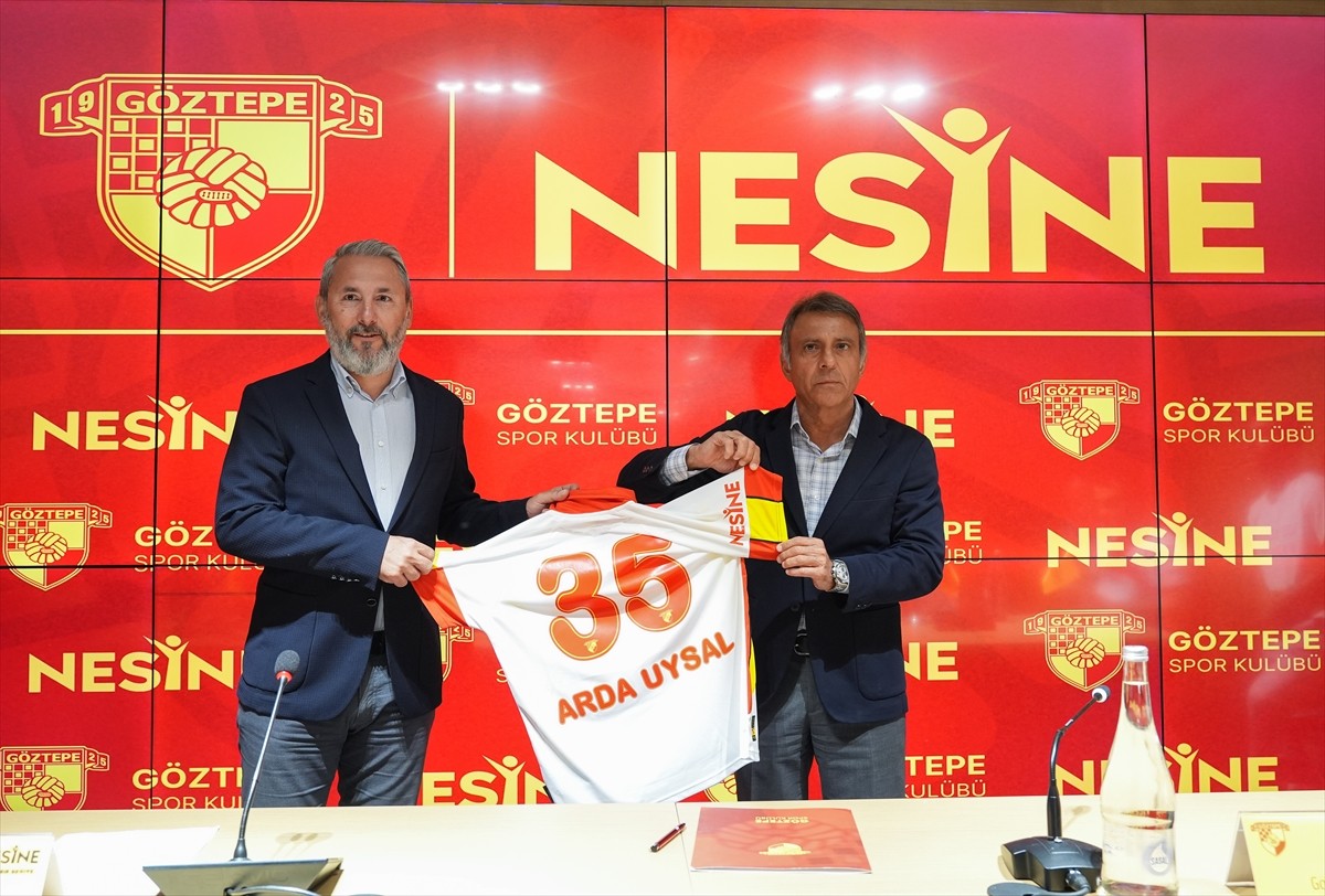 Trendyol Süper Lig ekiplerinden Göztepe, Nesine şirketi ile forma sağ kol sponsorluğu anlaşması...