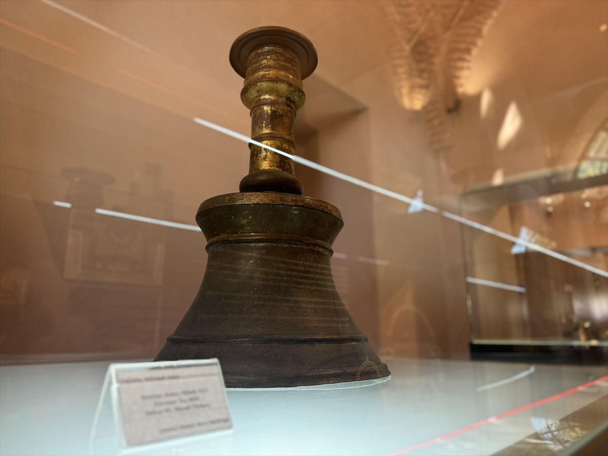 Vakıflar Genel Müdürlüğünün kuruluşunun 100. yılına özel hazırlanan "Manevi Aydınlık, Şamdan"...