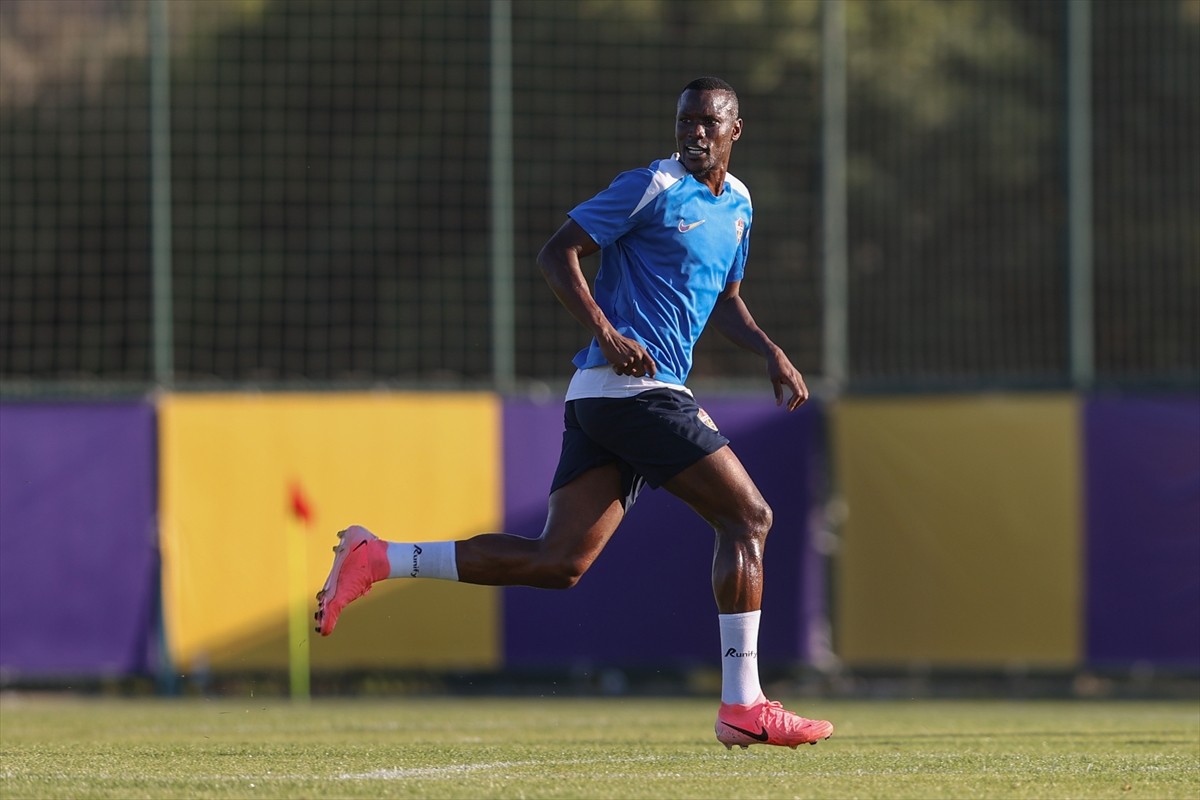 Trendyol Süper Lig'in 6. haftasında Beşiktaş ile deplasmanda karşılaşacak ikas Eyüpspor...