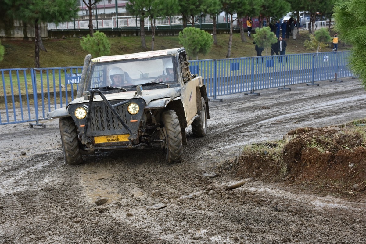 PETLAS 2024 Türkiye Off-Road Şampiyonası'nın 5. ayağı kapsamında seyirci etabı gerçekleştirildi....