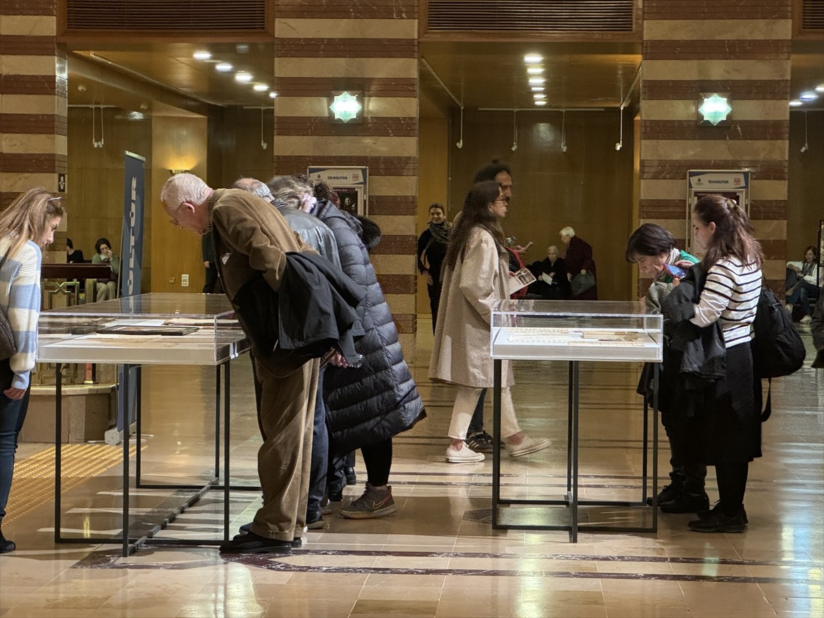 Çok sesli Türk müziğinin öncülerinden Cemal Reşit Rey'in arşivinin tasnifi ve...