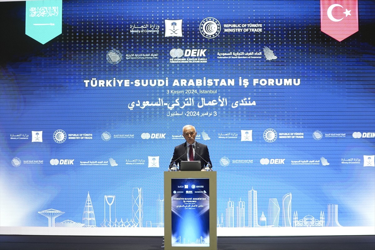 Dış Ekonomik İlişkiler Kurulu (DEİK) tarafından İstanbul'da düzenlenen Türkiye-Suudi Arabistan İş...