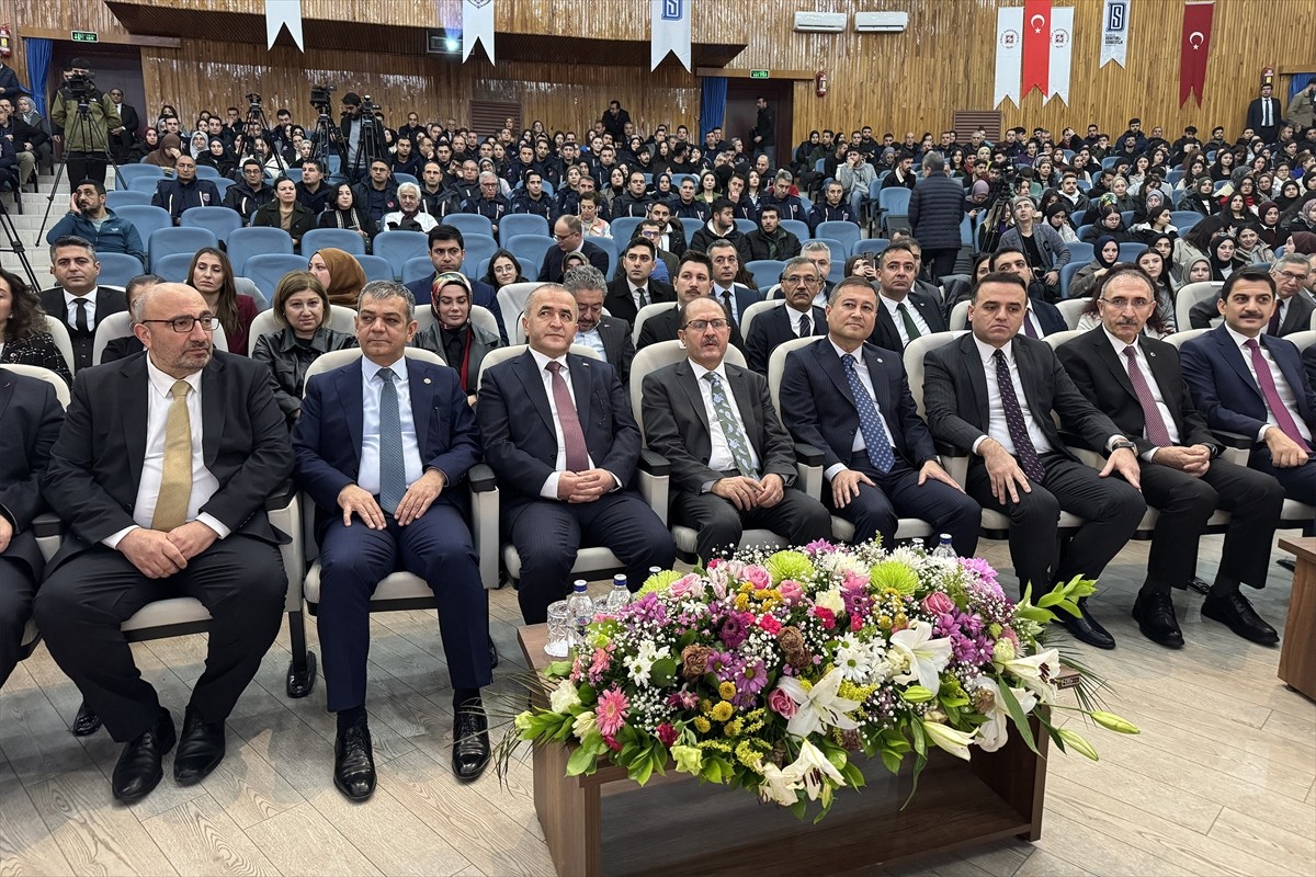 Adalet Bakan Yardımcısı Ramazan Can (fotoğrafta), Elazığ'da Fırat Üniversitesi Atatürk Kültür...