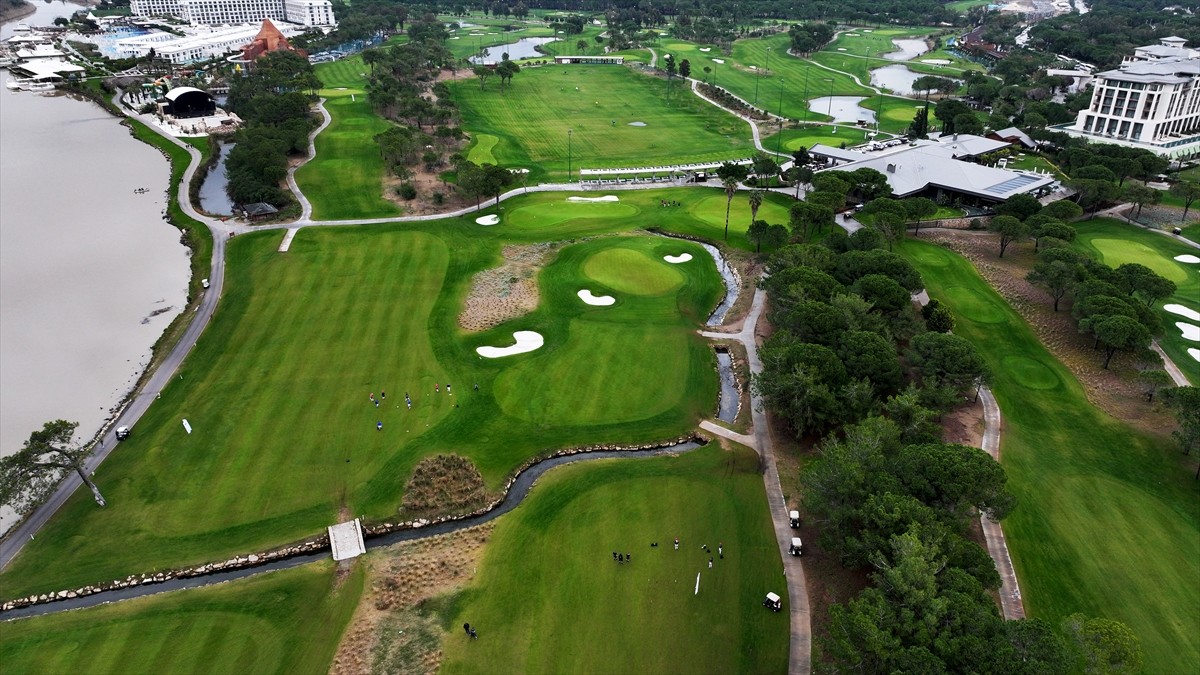 Antalya'nın Belek Turizm Merkezi'ndeki golf sahalarında düzenlenen, 20 ülkeden 500 sporcunun...