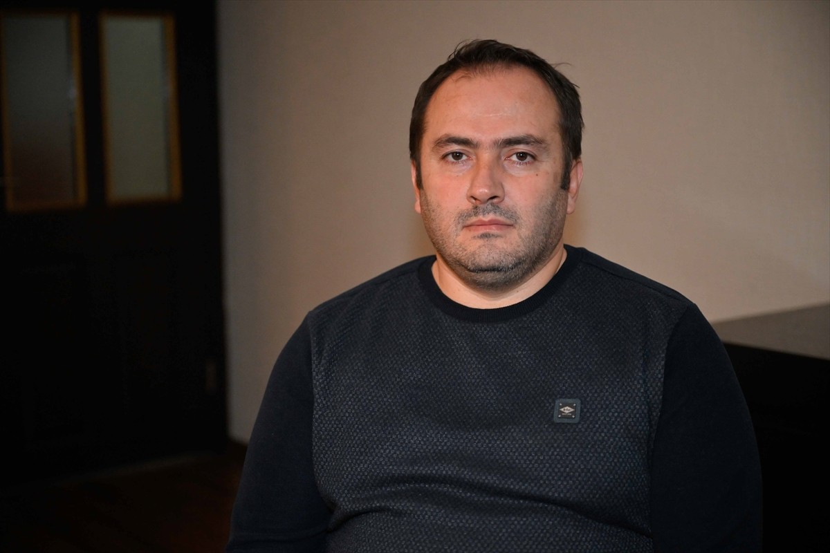 Başkentte akülü araçta hayatını sürdürmesine ve kullanabildiği birkaç parmağına rağmen ilk ve...