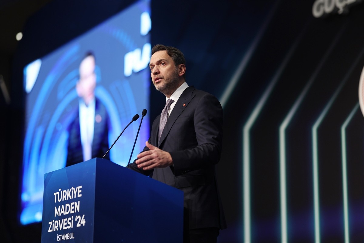 Enerji ve Tabii Kaynaklar Bakanı Alparslan Bayraktar, Türkiye Maden Zirvesi'ne katıldı. Açılış...