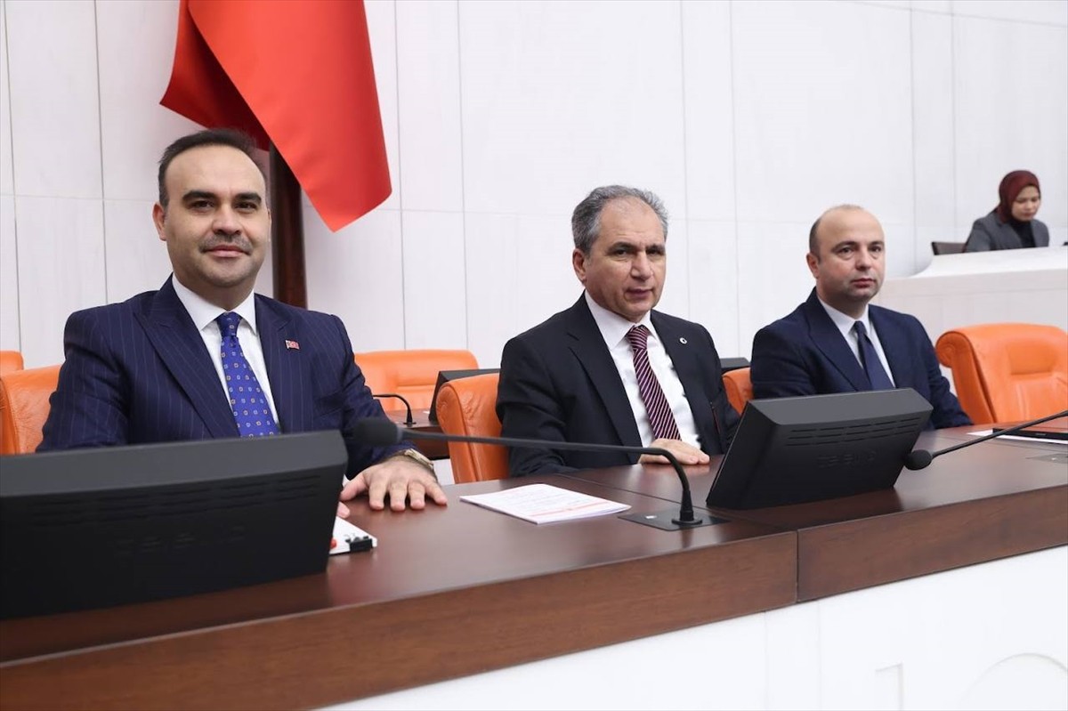 Meclis Başkanvekili Gülizar Biçer Karaca başkanlığında toplanan TBMM Genel Kurulu'nda, 2025 Yılı...